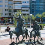 San Sebastián (E) – Skulptur von Don Quijote und Sancho Panza