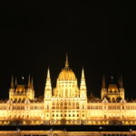 Budapest (H) – Das Parlamentsgebäude bei Nacht