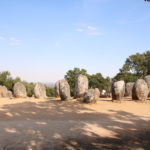 Almendres (P) – Steinoval von Dos Almendres (1000 bis 2000 Jahre älter als Stonehenge)