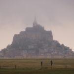 Le Mont-Saint-Michel in der Normandie (F) – voll im Regen