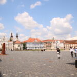 Timișoara (deutsch Temeswar) RO – Am zentralen Platz, der Piața Victorie mit zahlreichen barocken Gebäuden
