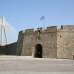 Das Antirrio Castle nach der Brücke