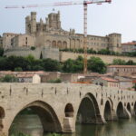 Béziers (F) – Die Pont Vieux und im Hintergrund die Kathedrale Saint-Nazaire