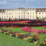 Ludwigsburg (D) – Teilansicht des Residenzschlosses Ludwigsburg mit wunderschönen Gärten