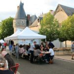 Fougères-sur-Bièvre (F) – Am Vorabend war Volksfest vor dem Schloss