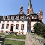 Limburg an der Lahn (D) – Der Limburger Dom vom Burghof gesehen