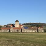 Švihov (CZ) – Die Wasserburg Švihov (deutsch Schwihau) Hier wurde der Film „Drei Haselnüsse für Aschenbrödel“ gedreht